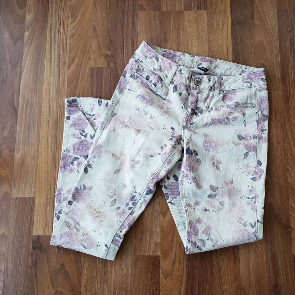 AEO Flowered Distressed Skinny Jeans
